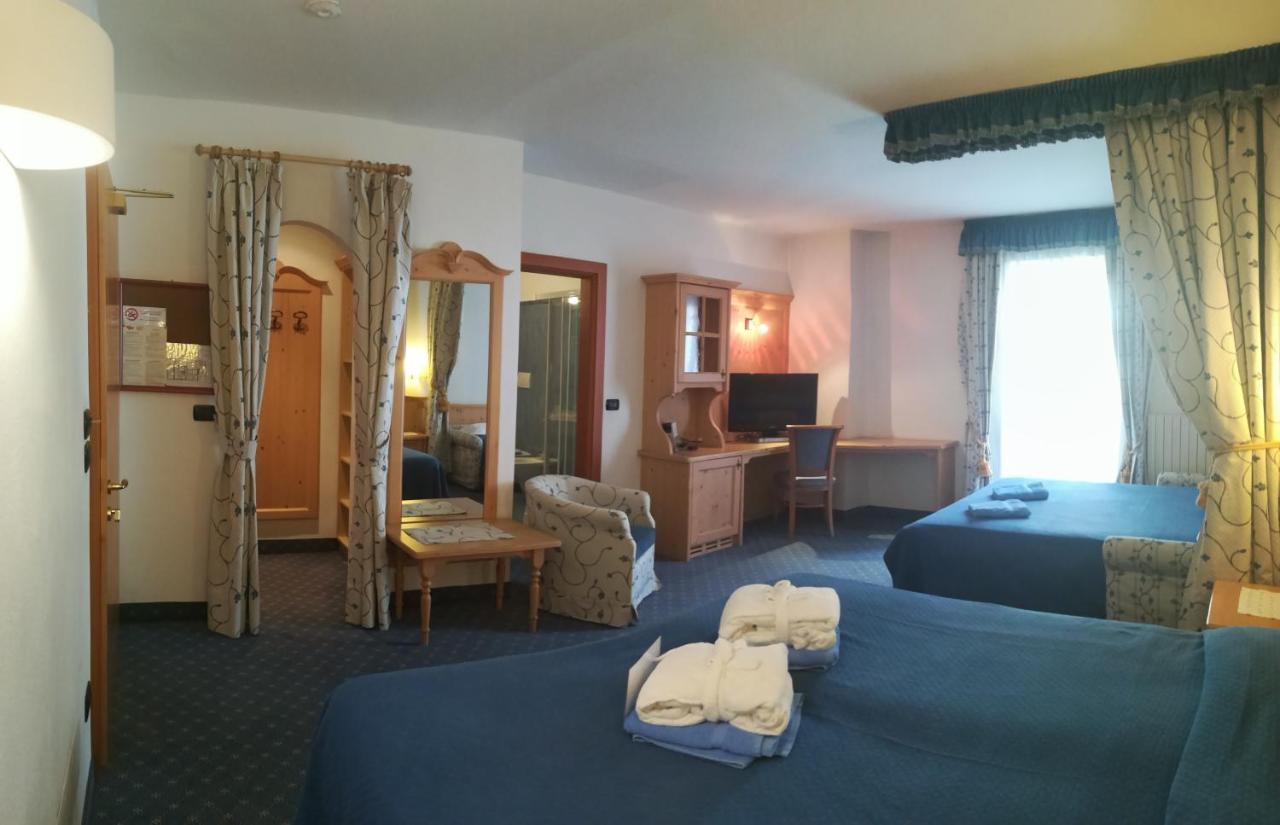 Hotel Isolabella Wellness فيرا دي بريميرو المظهر الخارجي الصورة