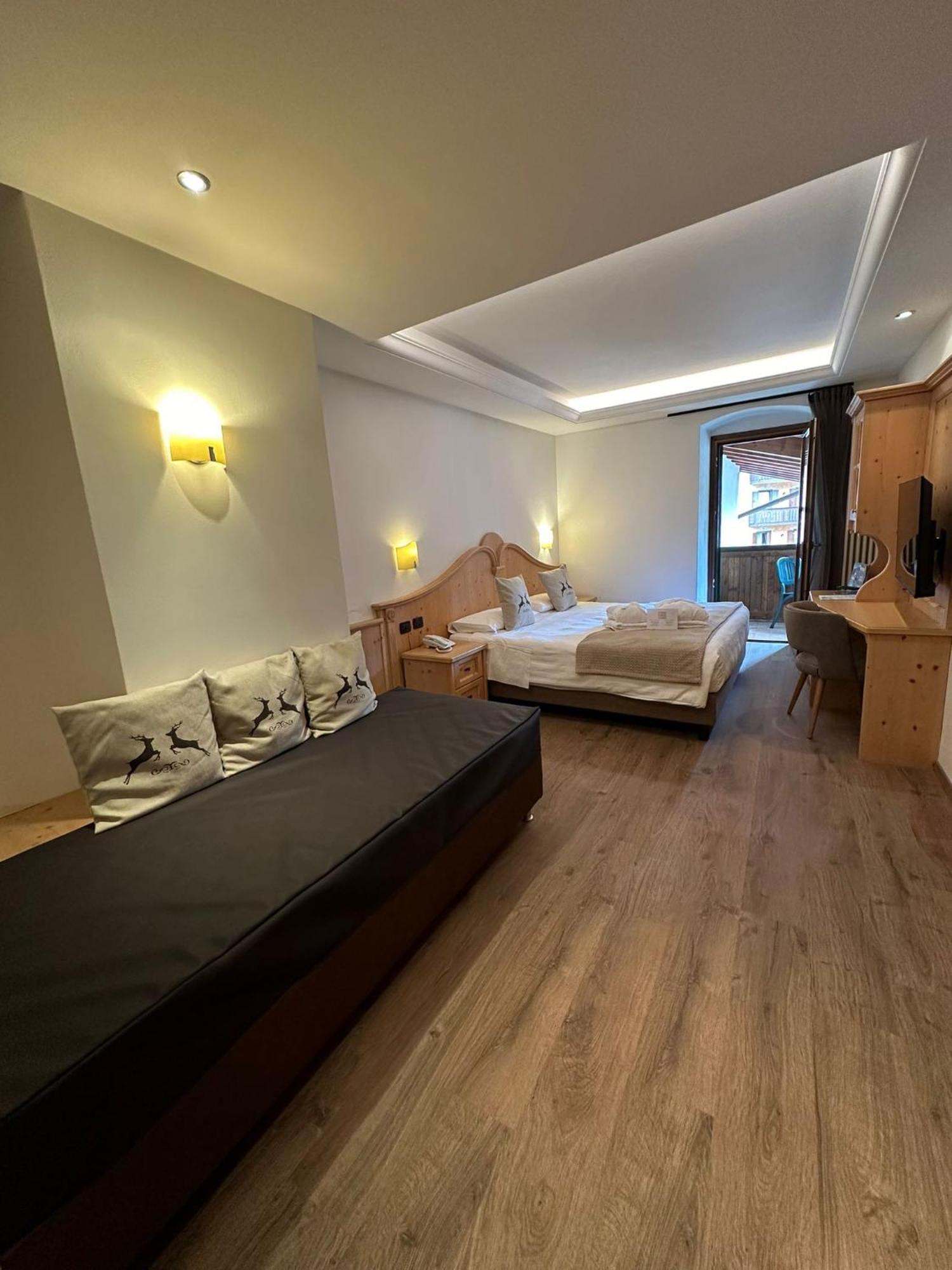 Hotel Isolabella Wellness فيرا دي بريميرو المظهر الخارجي الصورة