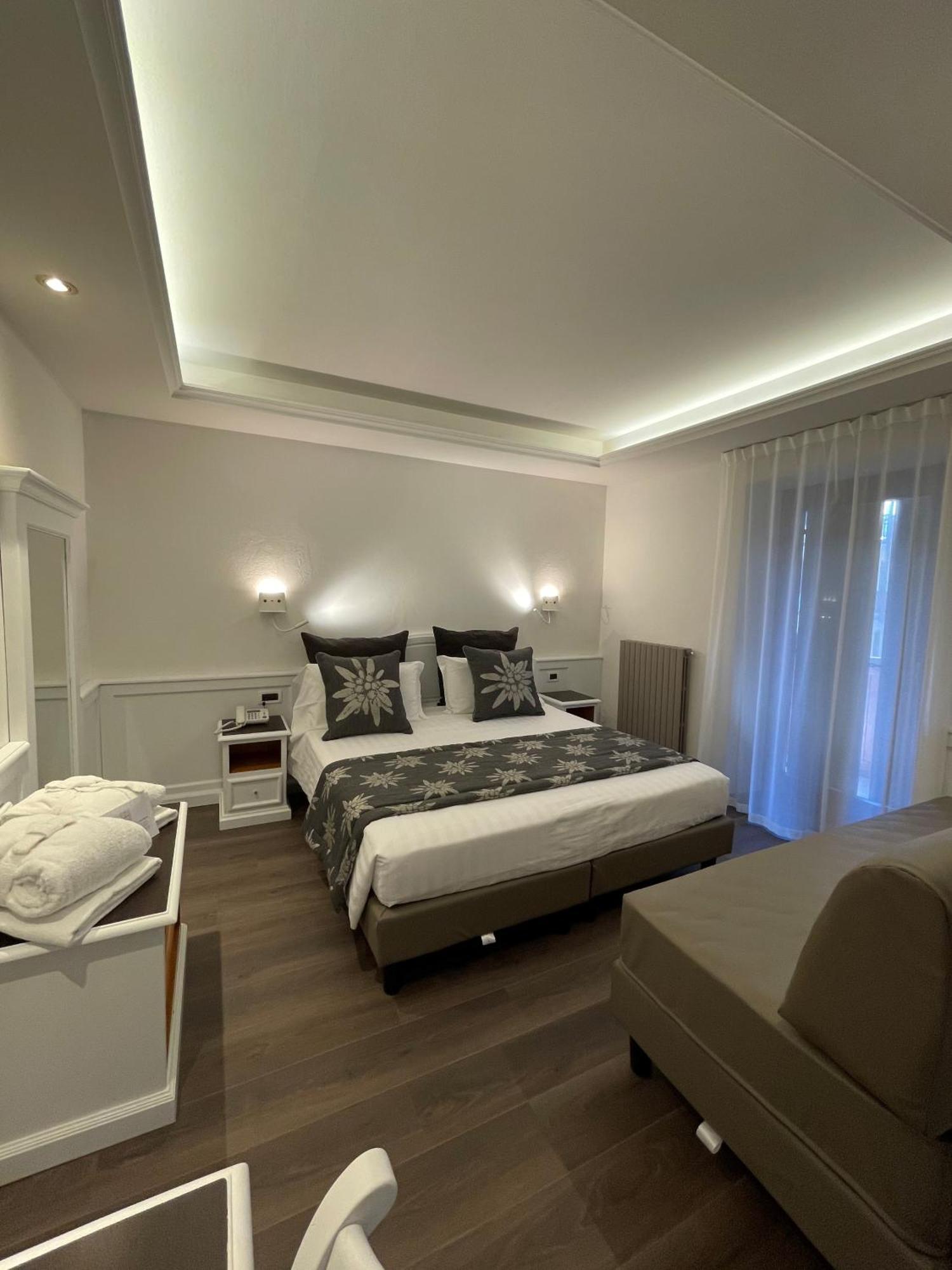 Hotel Isolabella Wellness فيرا دي بريميرو المظهر الخارجي الصورة