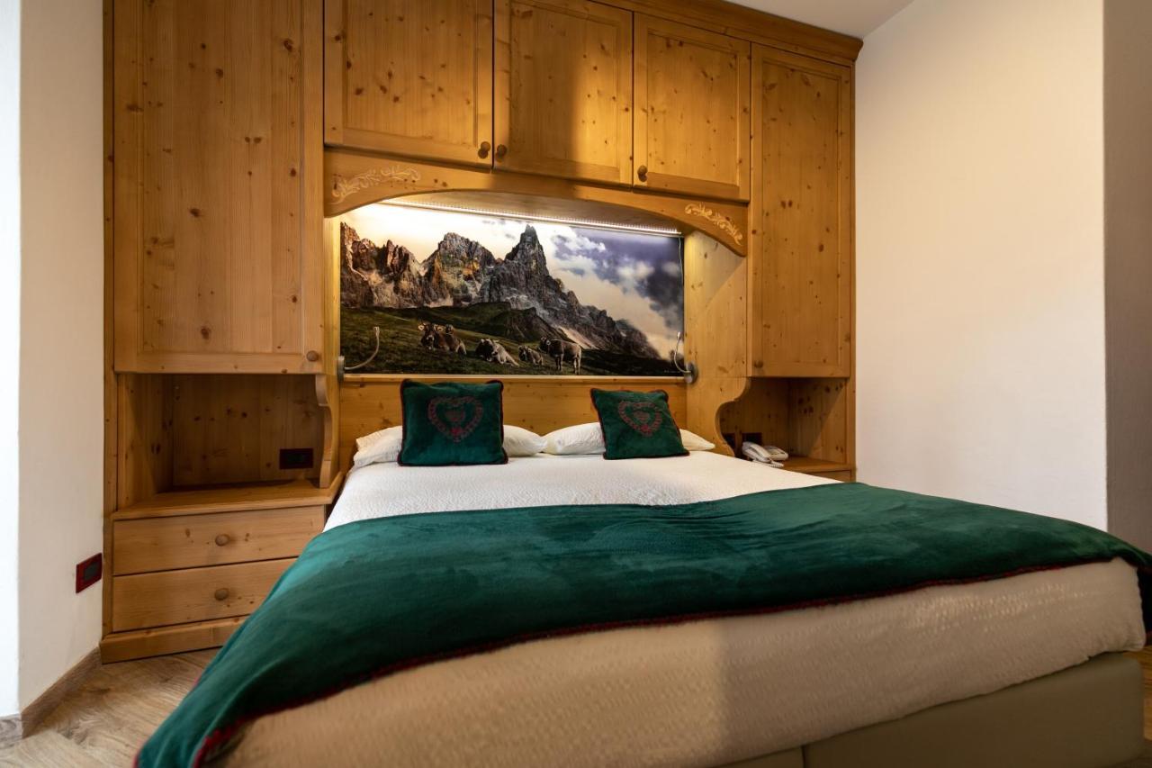 Hotel Isolabella Wellness فيرا دي بريميرو المظهر الخارجي الصورة
