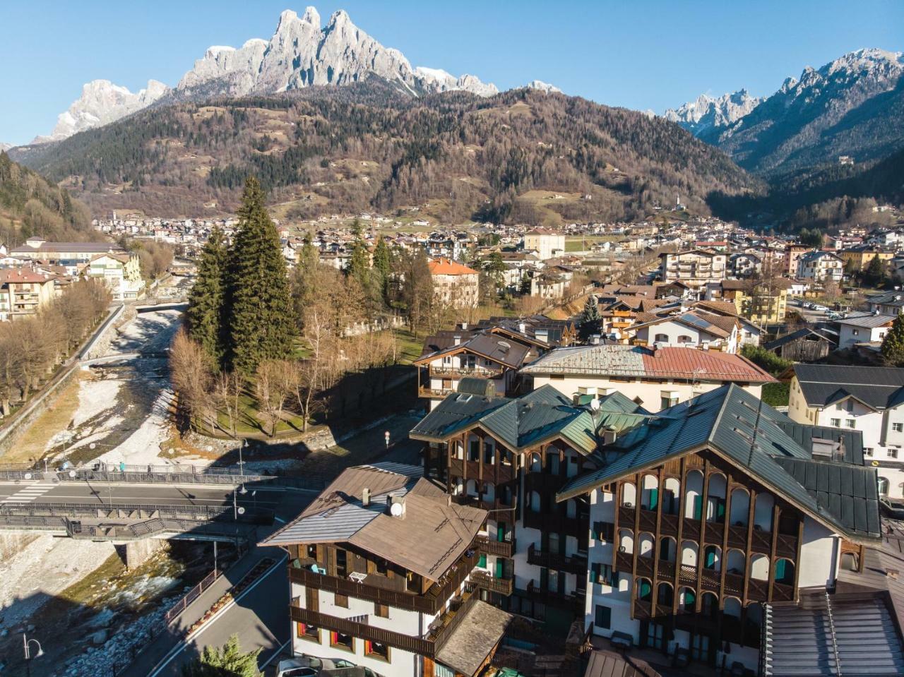 Hotel Isolabella Wellness فيرا دي بريميرو المظهر الخارجي الصورة